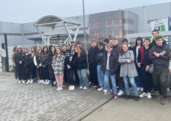 Spacer w koronach magazynu