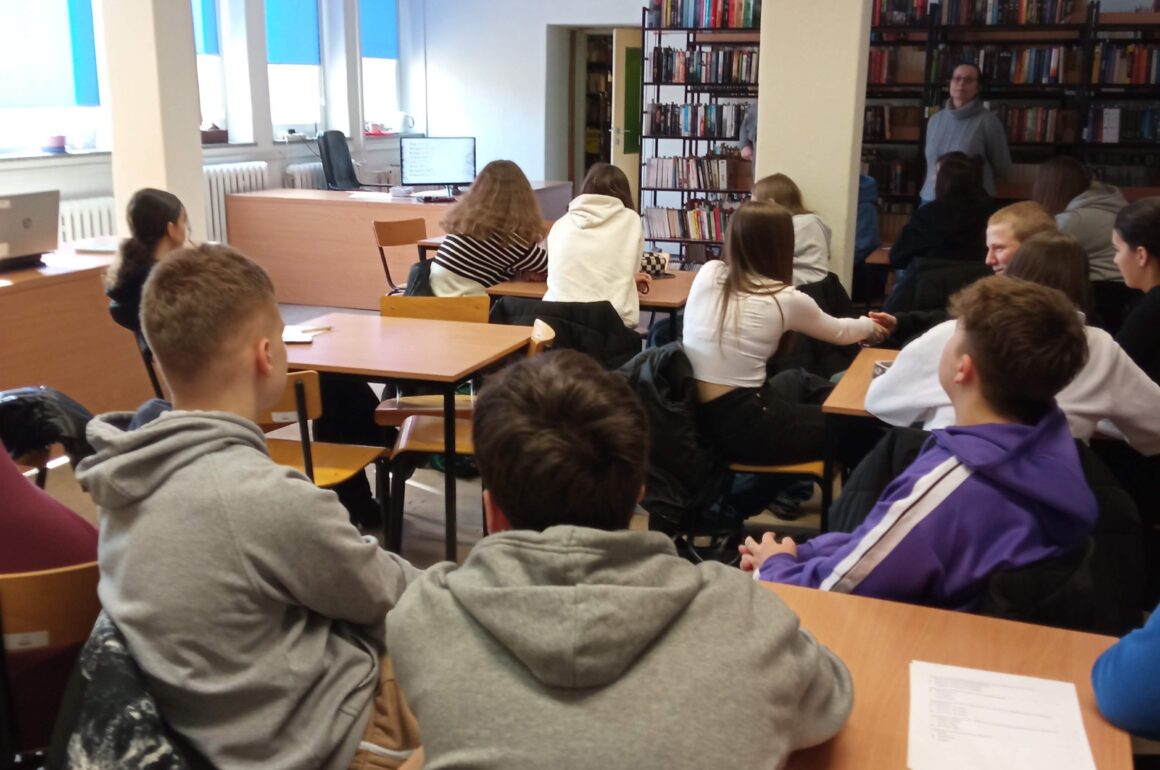 Spotkanie czytelnicze w klasie pierwszej technikum