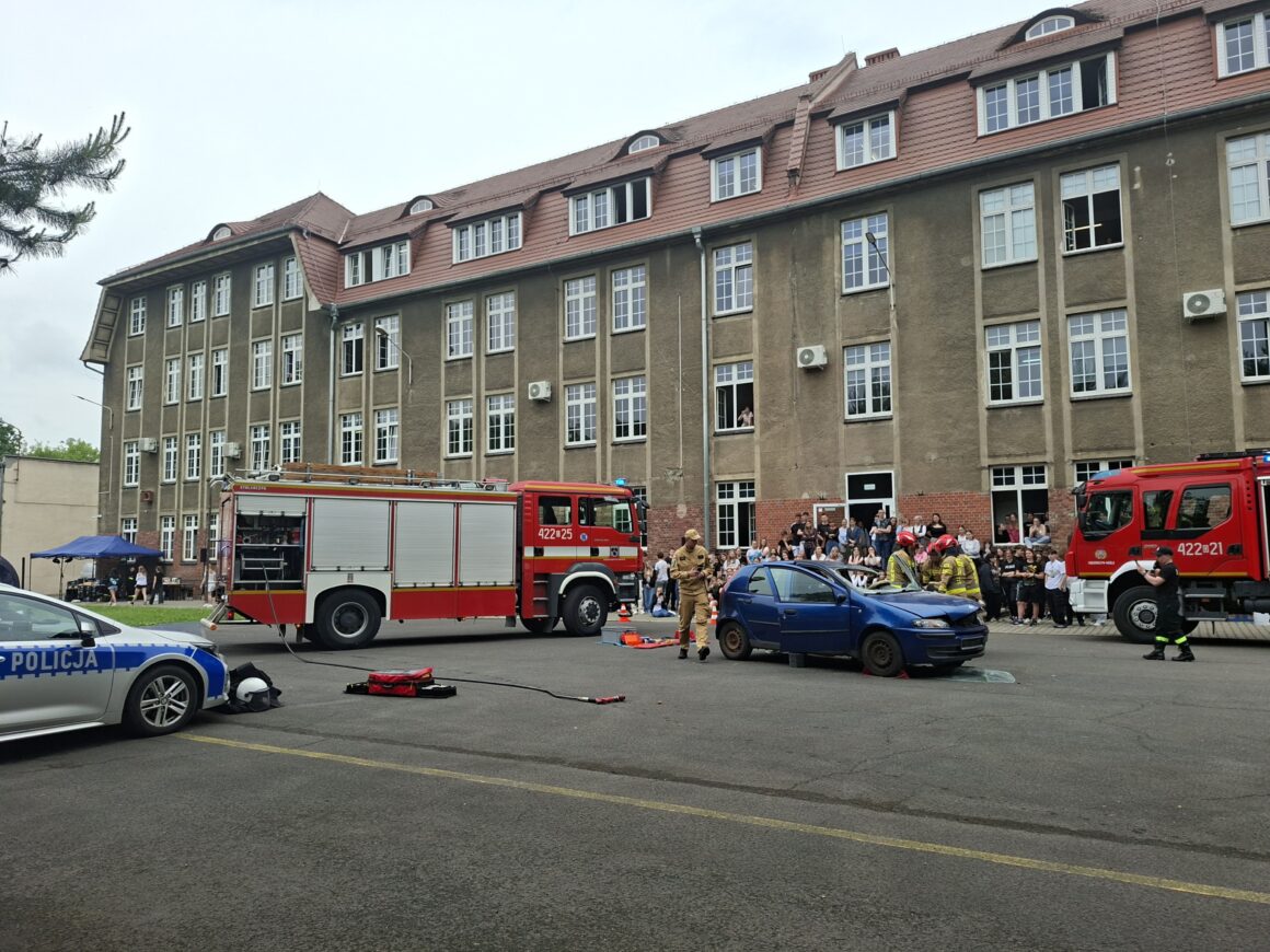 Festyn sportowo-strażacki w Zespole Szkół nr 1