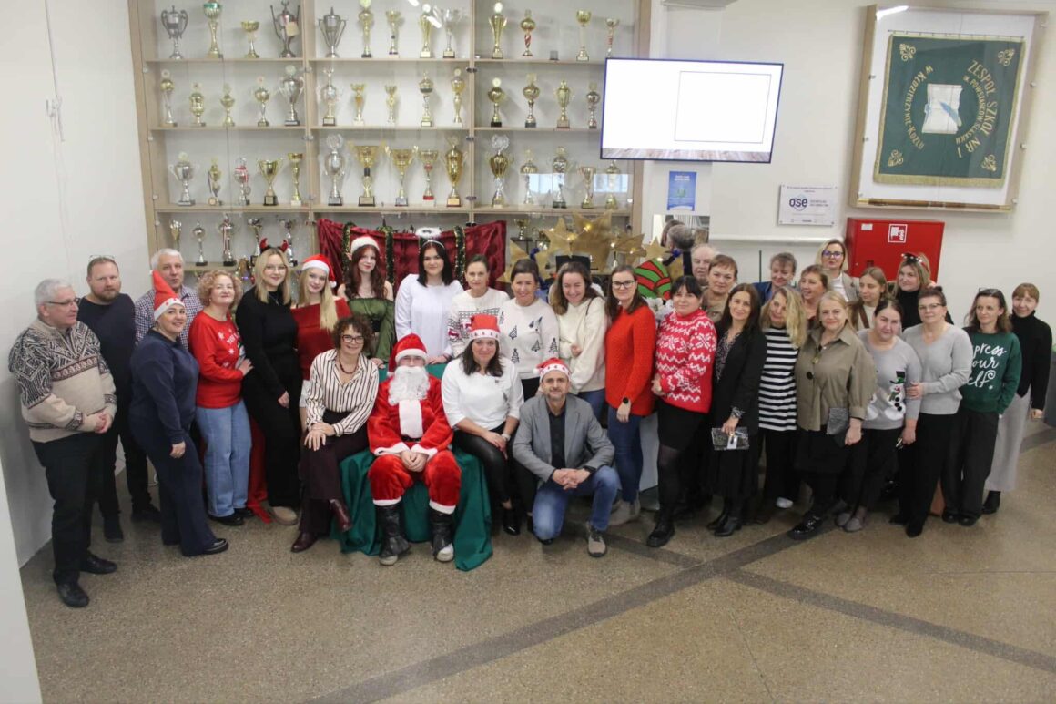 592918714_861152199797800_6658978935359427488_n Mikołajkowe życzenia dla uczniów i nauczycieli Zespołu Szkół nr 1