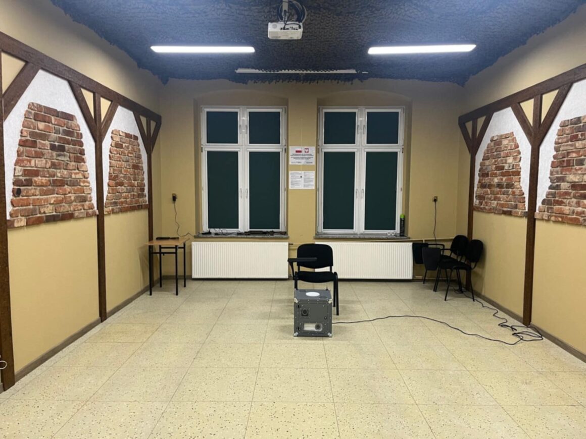 Ukończono prace remontowe w pomieszczeniu, gdzie utworzona zostanie strzelnica wirtualna
