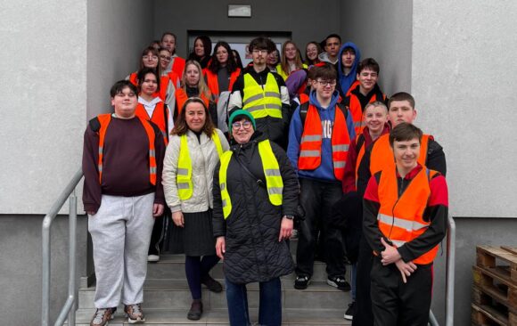 Wizyta klas logistycznych w centrum dystrybucji firmy Dino w Sieroniowicach