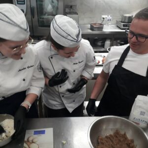 Technik technologii żywności o specjalności cukiernik – nauka, pasja i międzynarodowe doświadczenie