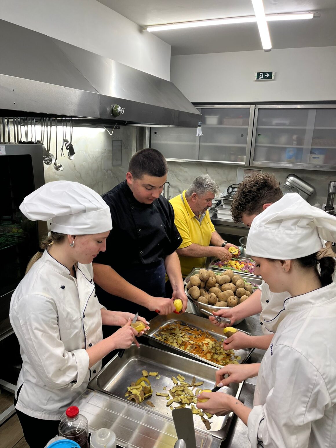 WhatsApp Image 2026-03-27 at 14.19.45 Ostatnie chwile stażu w Grecji – uczniowie wracają z nowymi kompetencjami