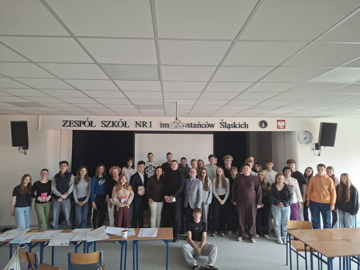 Dzień Biblijny w ZS1 – tradycja Wielkiego Tygodnia pełna refleksji, słowa i twórczości