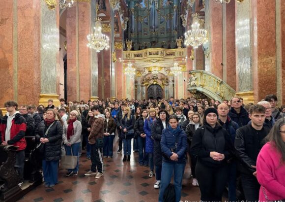 Maturzyści z ZS1 na pielgrzymce diecezjalnej na Jasną Górę