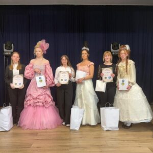 Powiatowy Konkurs Fryzjerski – „Fryzury historyczne”