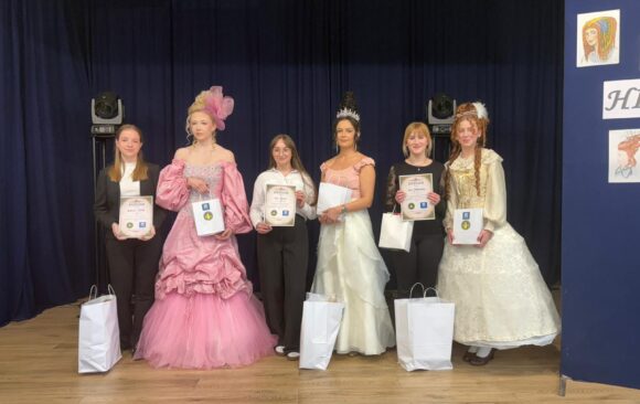 Powiatowy Konkurs Fryzjerski – „Fryzury historyczne”