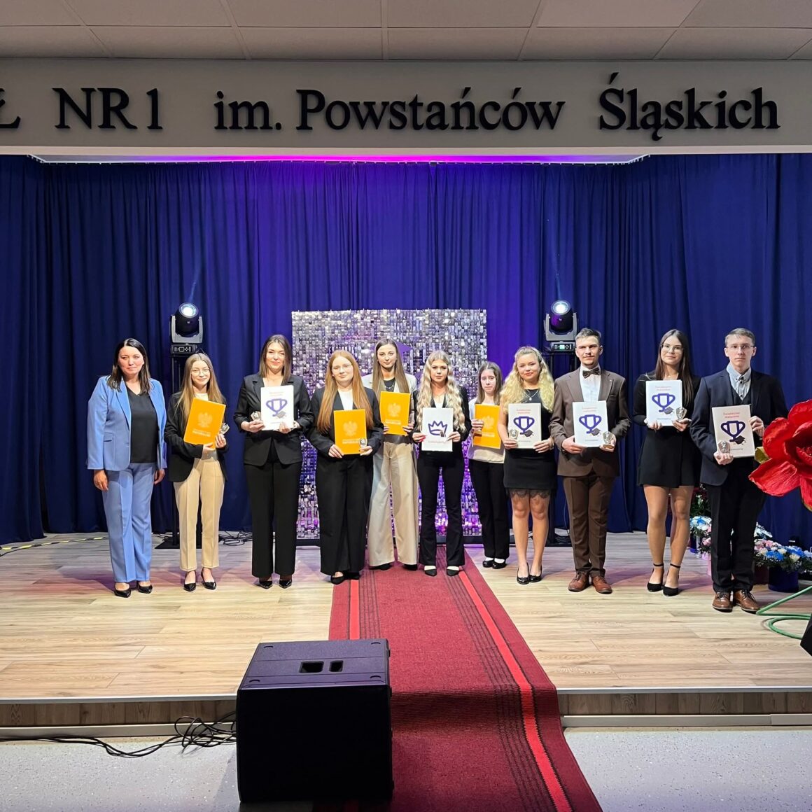 Uroczyste pożegnanie klas piątych już za nami…