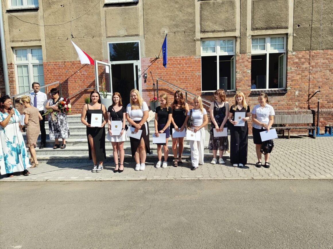 731068091_1816647522971726_892891622529968389_n Uroczyste zakończenie roku szkolnego 2025/2026